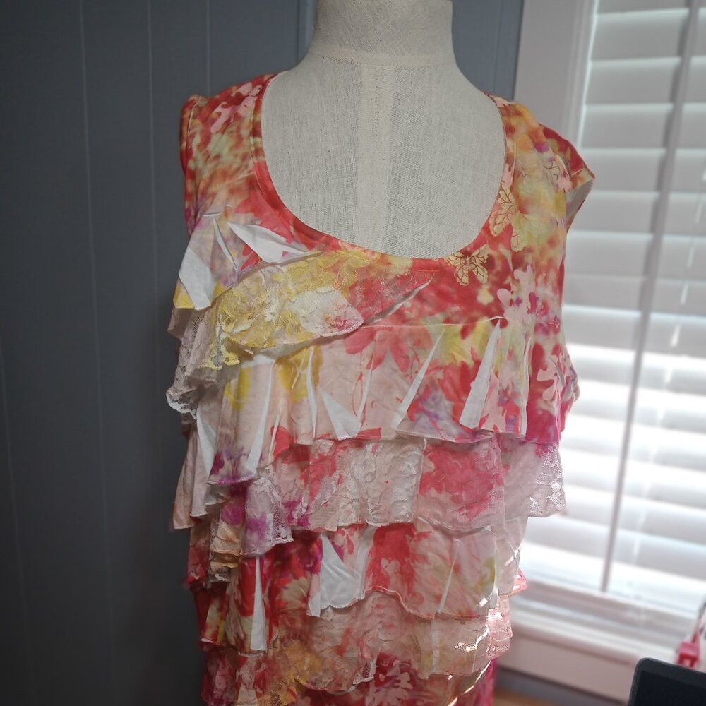 Decorated Originals ladies ruffles and lace tank top size 3x.   T1